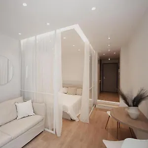 v1-boutique-rooms-nilie-hospitality-thessaloniki.hotels-of-thessaloniki.com/